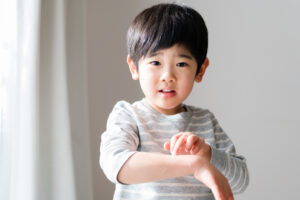 子どものアレルギーはなぜ起こる？原因と仕組みをわかりやすく解説